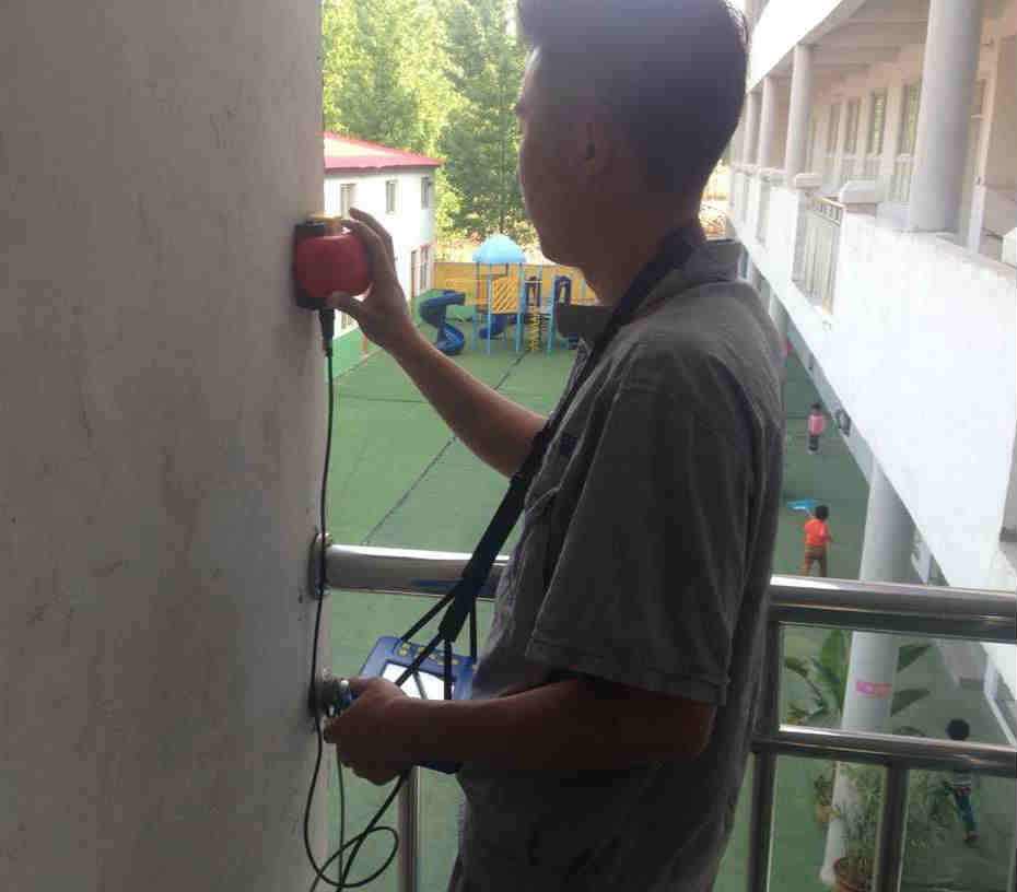 绍兴墙体霉变,墙纸脱落、漆面变色:房屋漏水检测(图1) 绍兴房屋检测