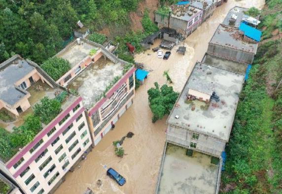 被水泡过的房子还能住吗?(图1) 被水泡过的房子还能住吗?(图1)